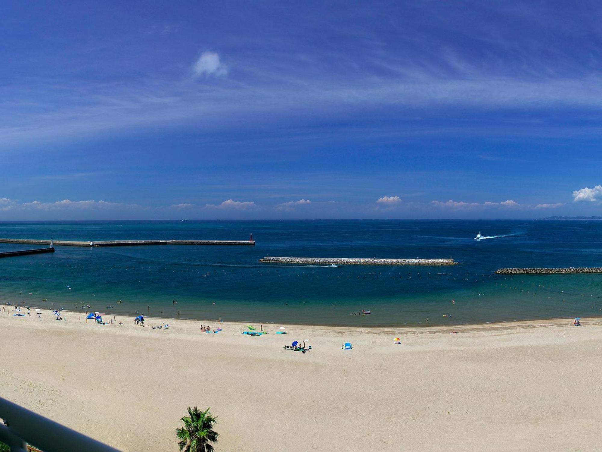 Irago & Convention Hotel