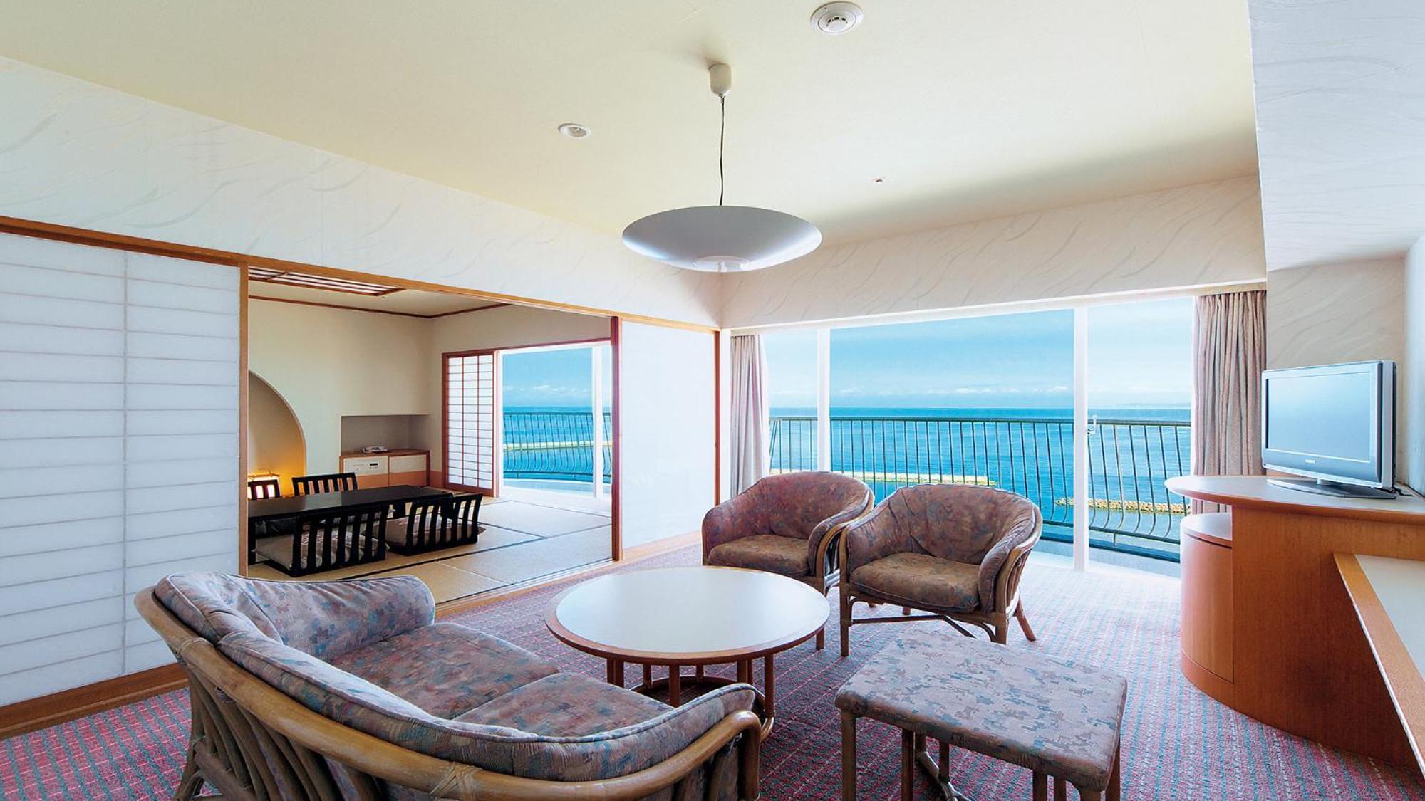 Irago & Convention Hotel 4*